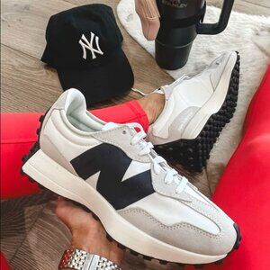 New Balance Women's 327 Shoes